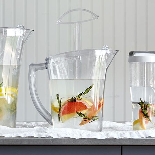 Pampered Chef Family-Size Quick-Stir Pitcher